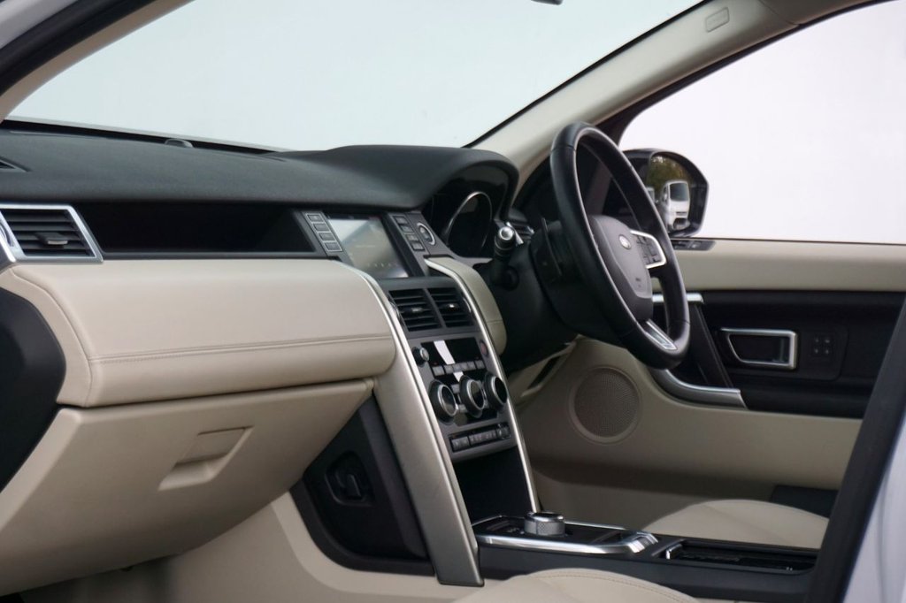 Used Land Rover Discovery Sport 2015 for sale - 76783689: Photo 29