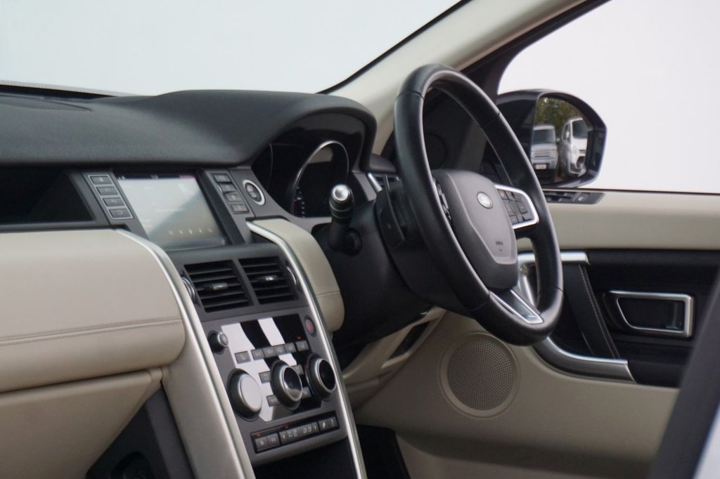 Used Land Rover Discovery Sport 2015 for sale - 76783689: Photo 30