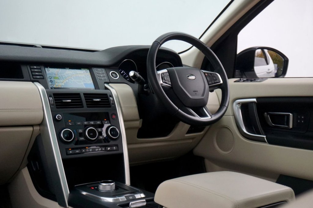 Used Land Rover Discovery Sport 2015 for sale - 76783689: Photo 31