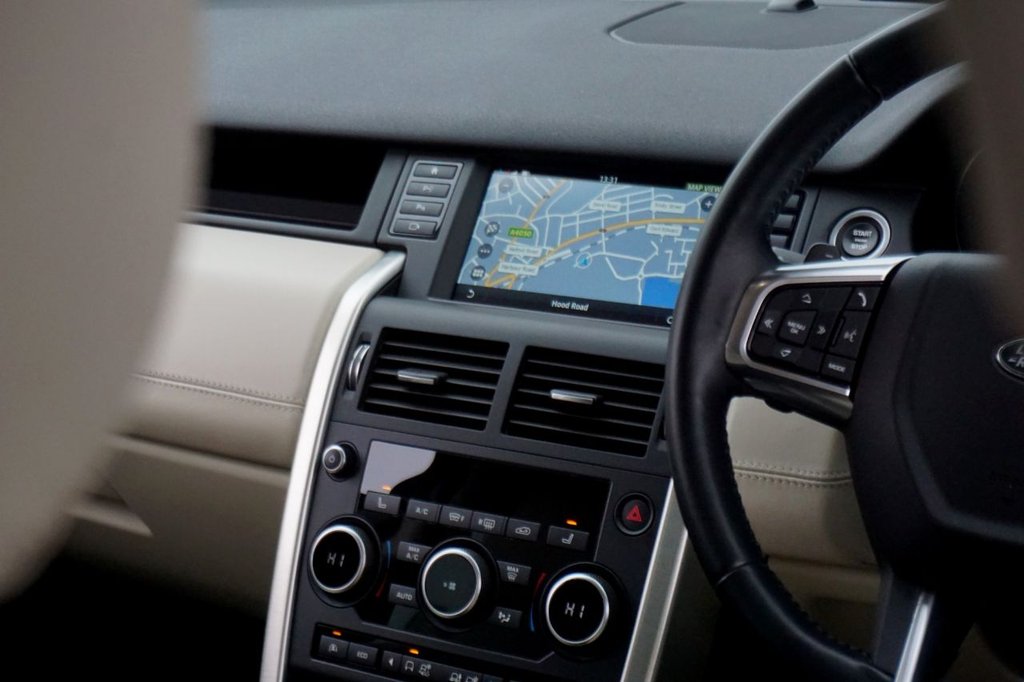 Used Land Rover Discovery Sport 2015 for sale - 76783689: Photo 33