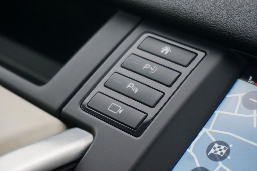 Used Land Rover Discovery Sport 2015 for sale - 76783689: Photo 36