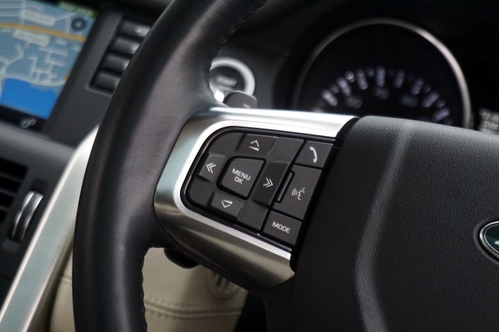 Used Land Rover Discovery Sport 2015 for sale - 76783689: Photo 44