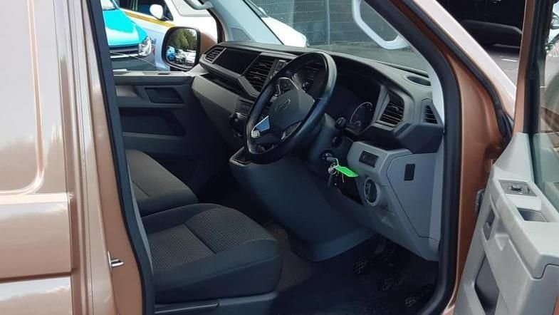 Used Volkswagen Transporter 2022 for sale - 77422526: Photo 3