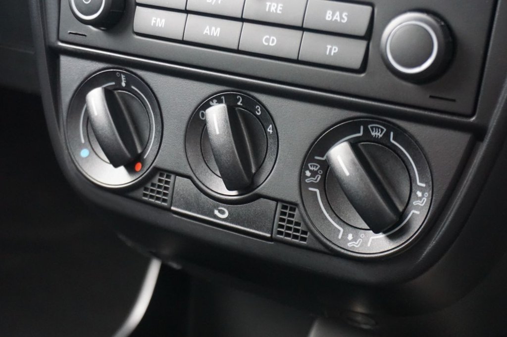 Used Volkswagen Fox 2011 for sale - 77952370: Photo 30