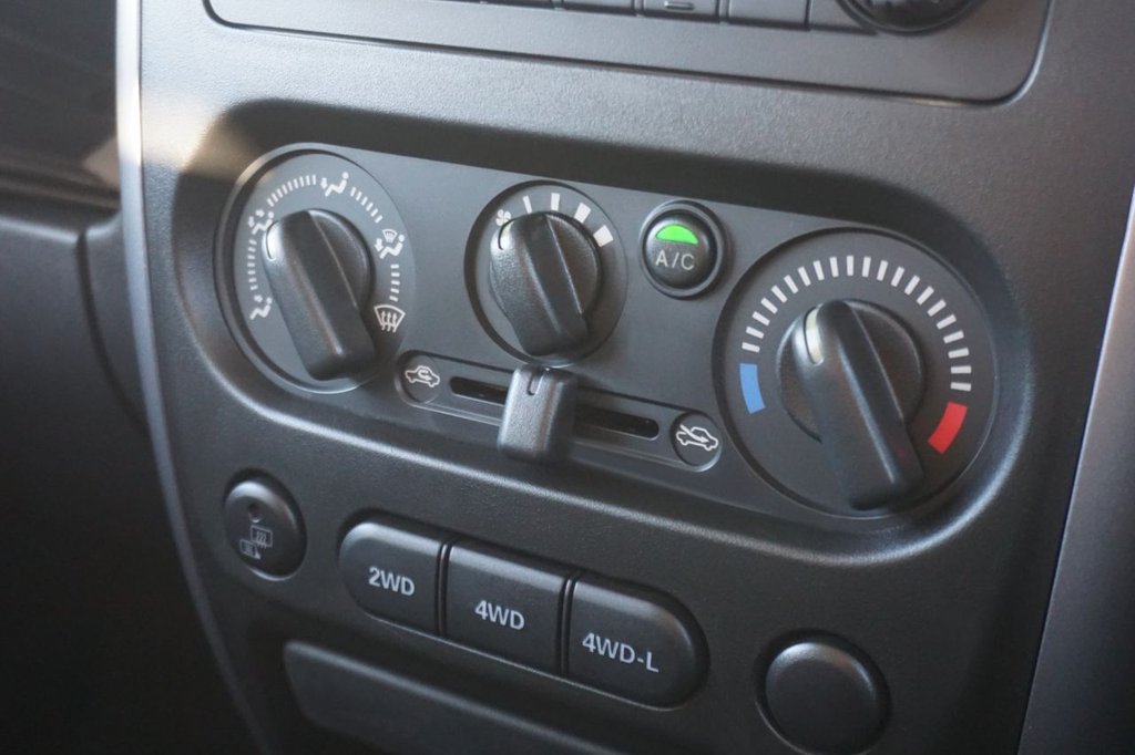 Used Suzuki Jimny 2012 for sale - 76783385: Photo 29