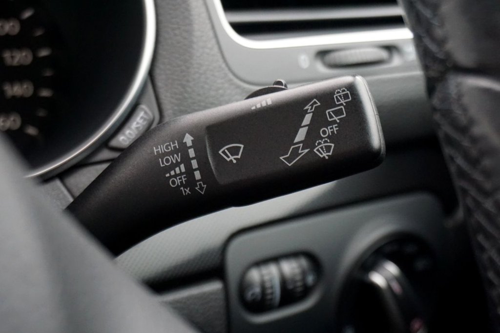 Used Volkswagen Golf 2011 for sale - 76783608: Photo 32