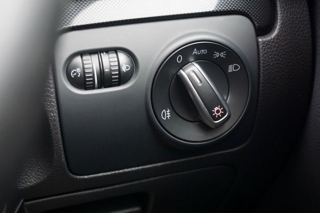 Used Volkswagen Golf 2011 for sale - 76783608: Photo 34