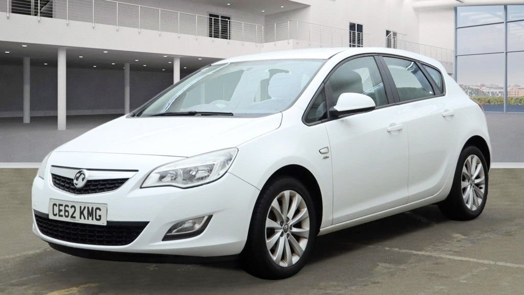 Used Vauxhall Astra 2012 for sale - 77288494: Photo 2