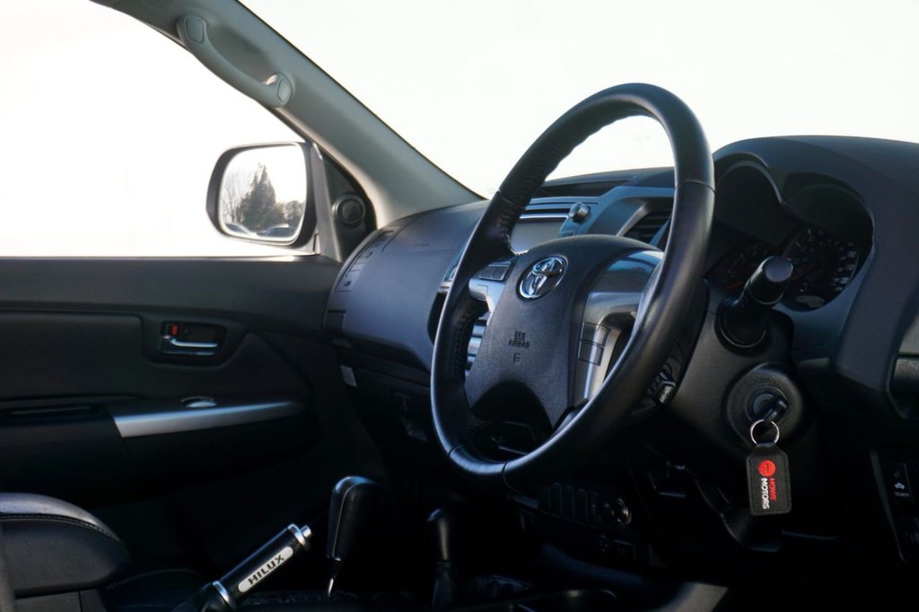 Used Toyota Hilux 2016 for sale - 76985742: Photo 19