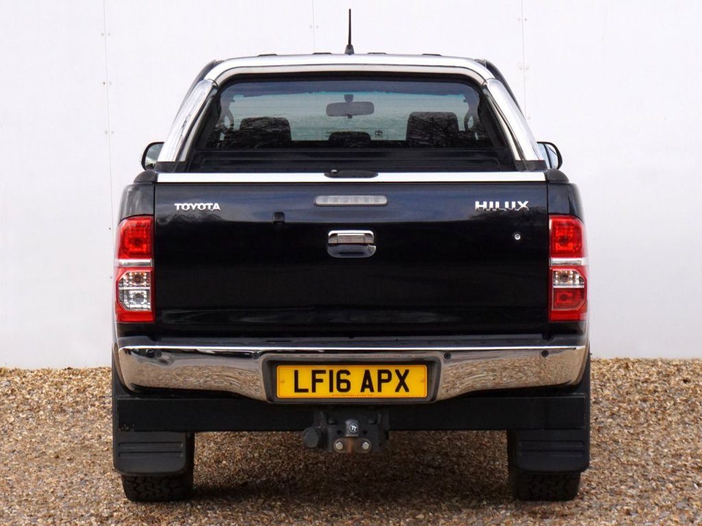 Used Toyota Hilux 2016 for sale - 76985742: Photo 44