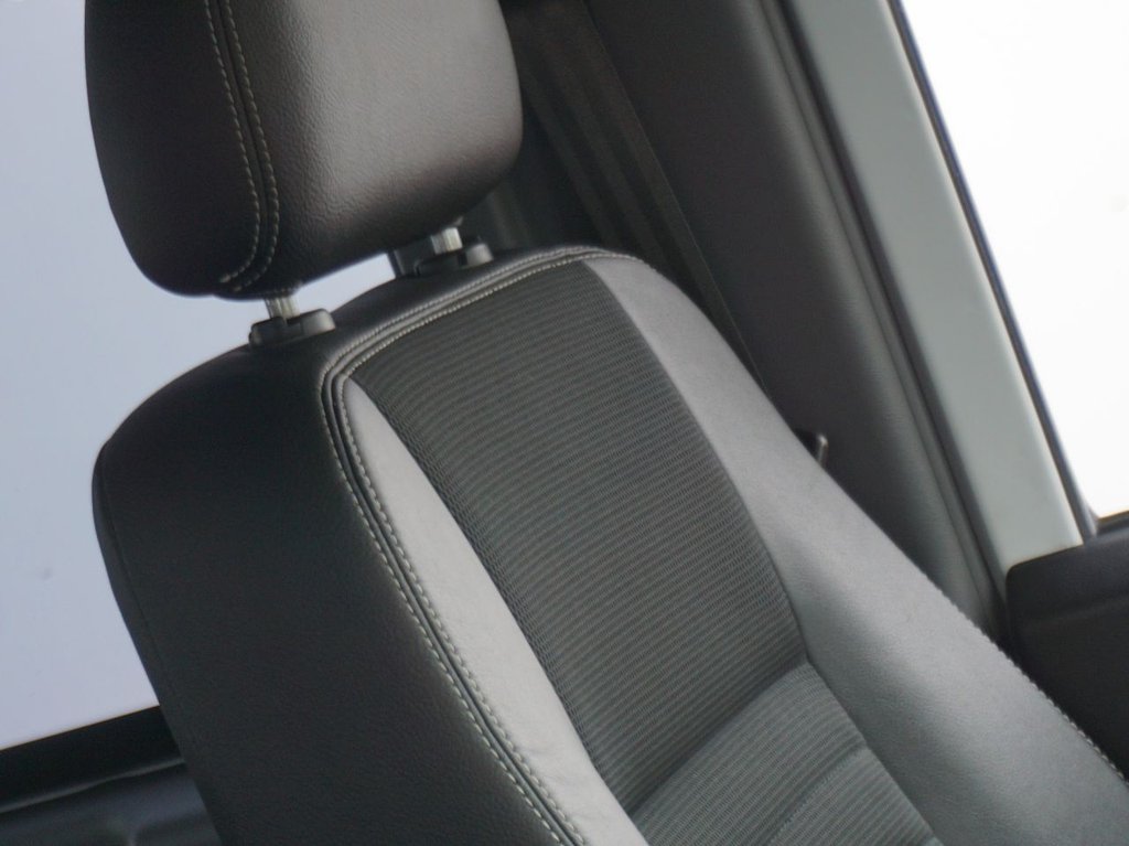 Used Land Rover Defender 2011 for sale - 77631854: Photo 2