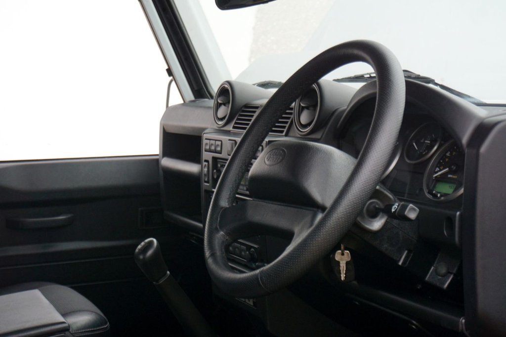 Used Land Rover Defender 2011 for sale - 77631854: Photo 21