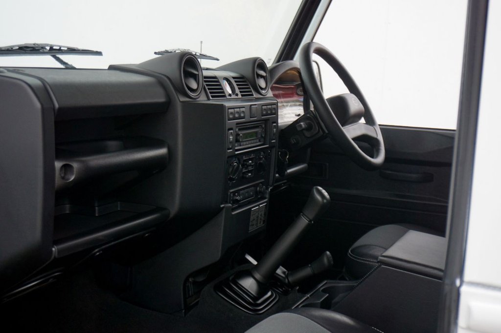 Used Land Rover Defender 2011 for sale - 77631854: Photo 24