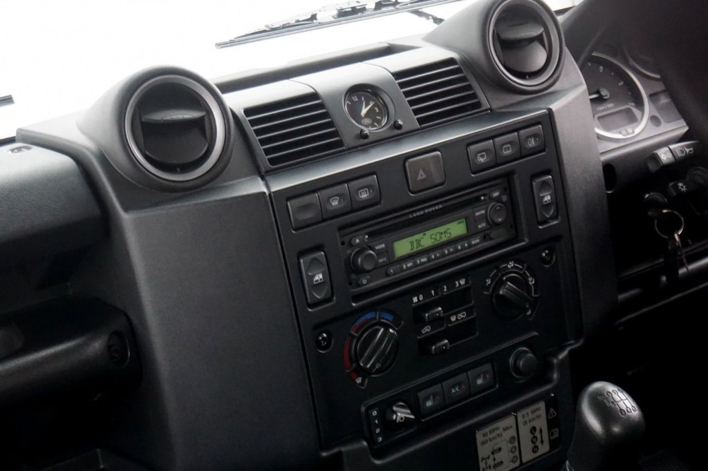 Used Land Rover Defender 2011 for sale - 77631854: Photo 26