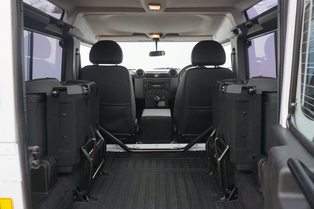 Used Land Rover Defender 2011 for sale - 77631854: Photo 37