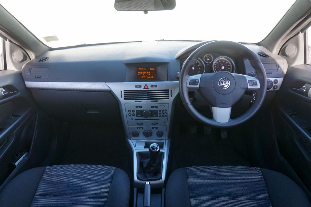 Used Vauxhall Astra 2009 for sale - 77355603: Photo 32