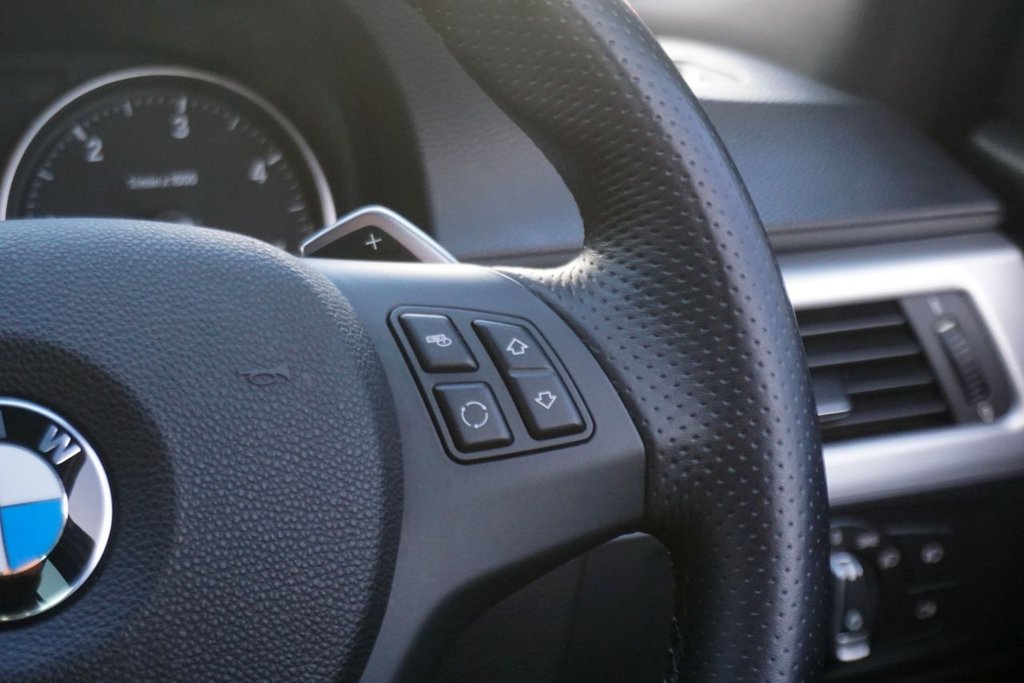 Used BMW 3 Series 2011 for sale - 78082546: Photo 44