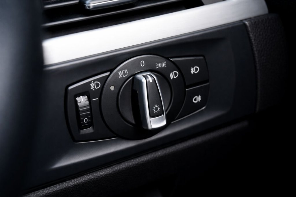 Used BMW 3 Series 2011 for sale - 78082546: Photo 45