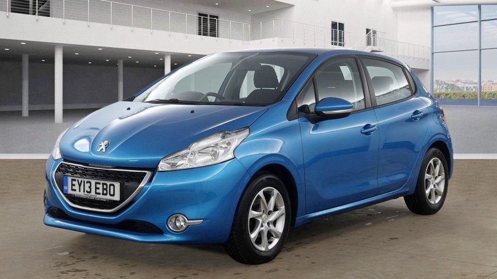 Used Peugeot 208 2013 for sale - 77806452: Photo 2