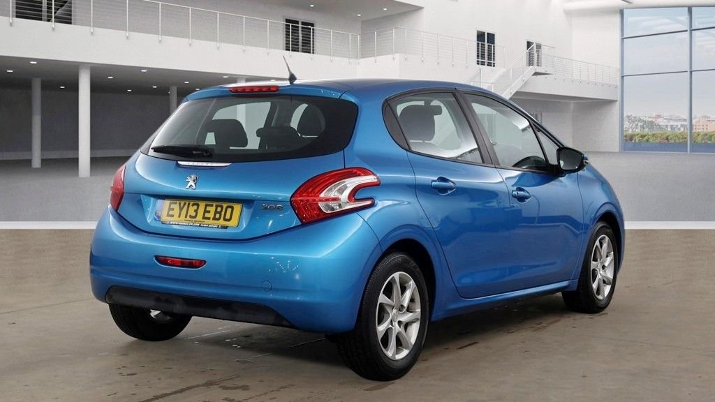 Used Peugeot 208 2013 for sale - 77806452: Photo 4