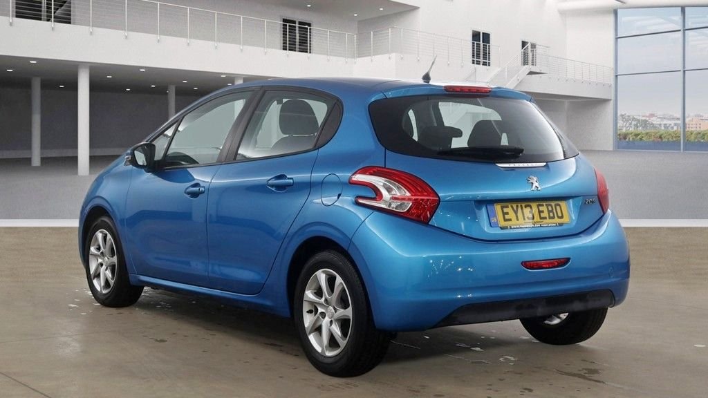 Used Peugeot 208 2013 for sale - 77806452: Photo 5