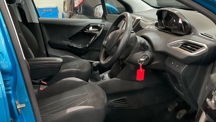 Used Peugeot 208 2013 for sale - 77806452: Photo 6