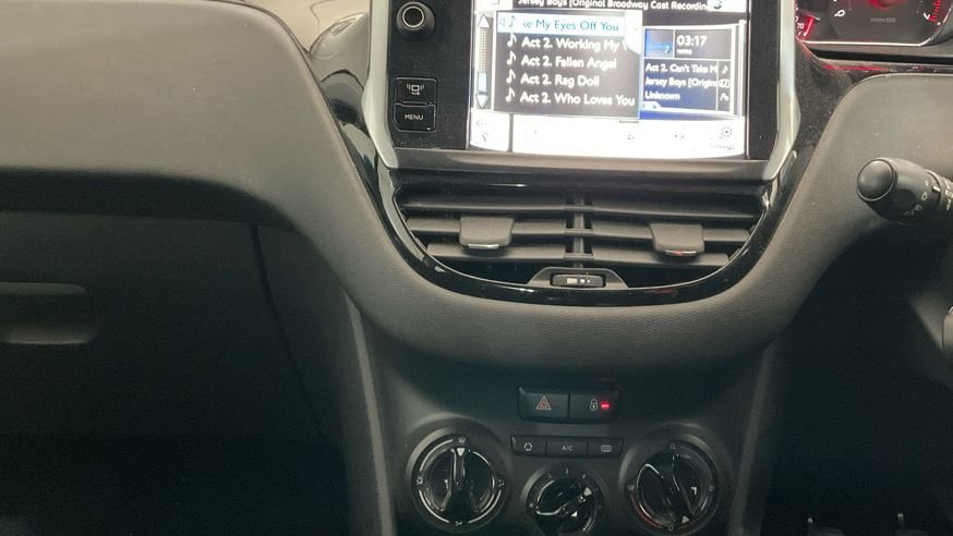 Used Peugeot 208 2013 for sale - 77806452: Photo 8