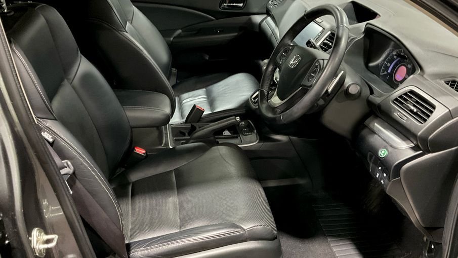 Used Honda CR-V 2017 for sale - 76973579: Photo 5