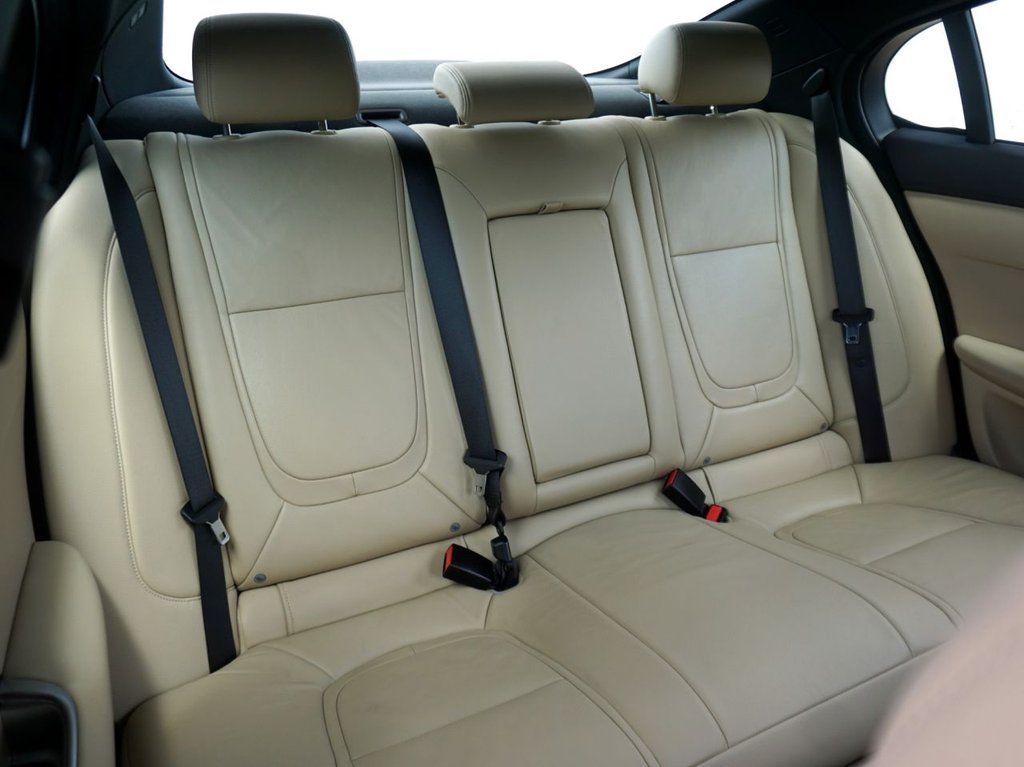 Used Jaguar XF 2014 for sale - 76797597: Photo 12