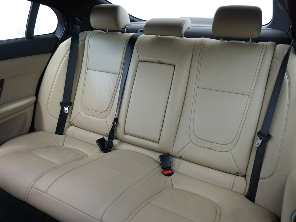 Used Jaguar XF 2014 for sale - 76797597: Photo 13