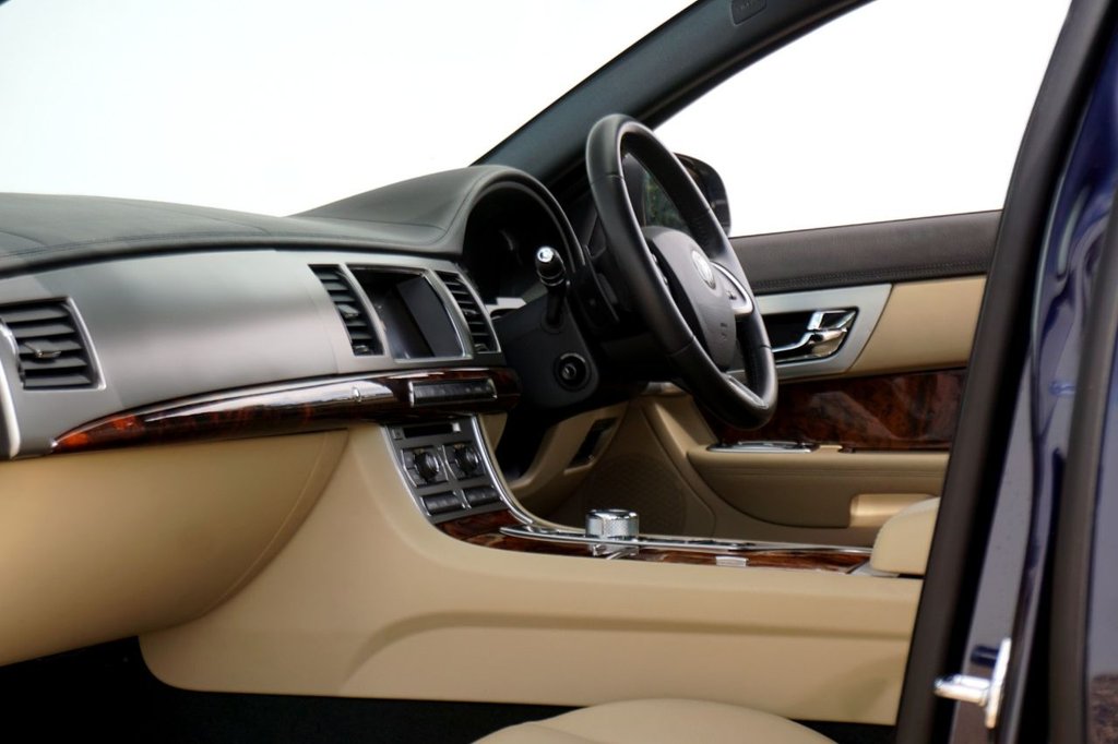 Used Jaguar XF 2014 for sale - 76797597: Photo 22