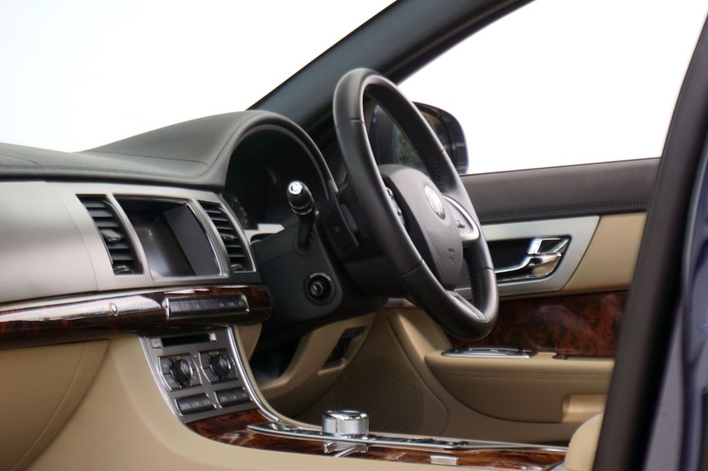 Used Jaguar XF 2014 for sale - 76797597: Photo 23