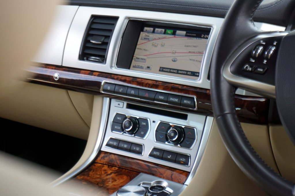 Used Jaguar XF 2014 for sale - 76797597: Photo 30