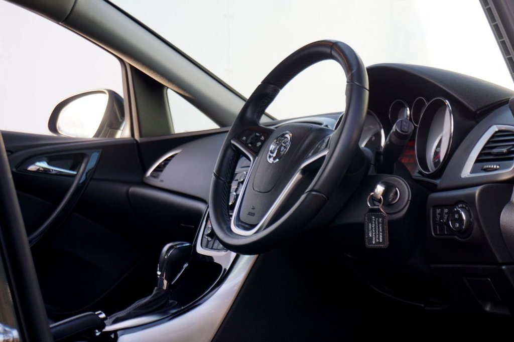 Used Vauxhall Astra 2015 for sale - 77165886: Photo 17