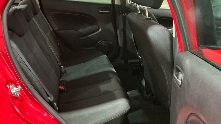 Used Mazda Mazda2 2013 for sale - 77413481: Photo 5