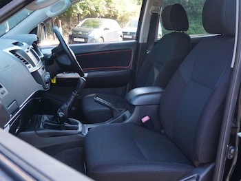 Used Toyota Hilux 2015 for sale - 79072879: Photo