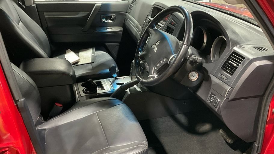 Used Mitsubishi Shogun 2012 for sale - 77212567: Photo 7