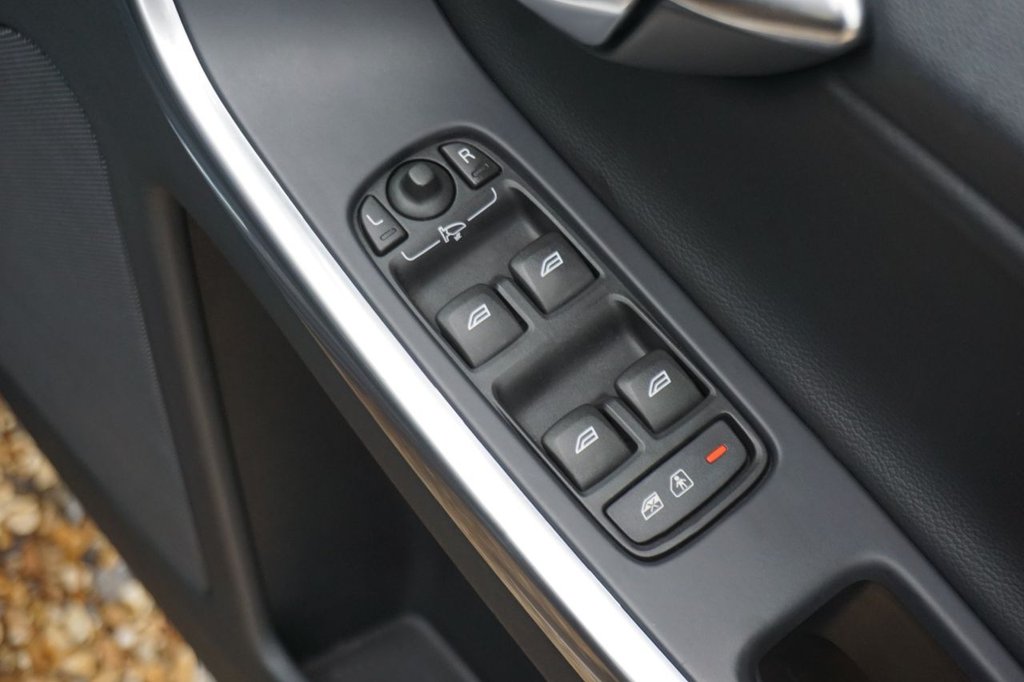 Used Volvo XC60 2016 for sale - 76855099: Photo 39