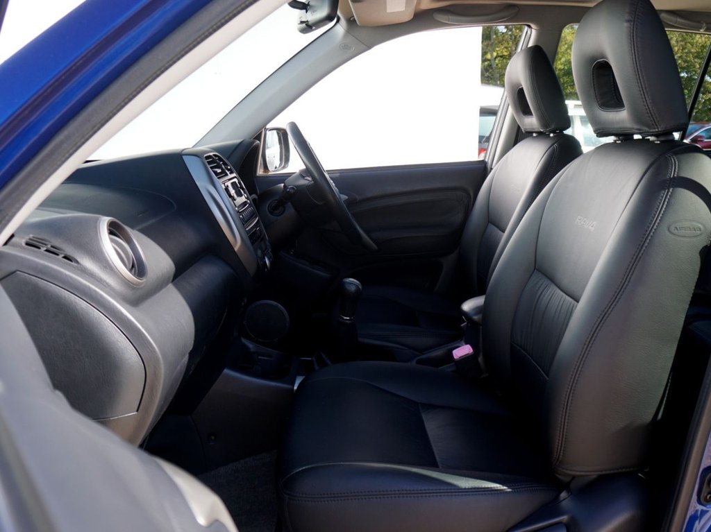 Used Toyota RAV4 2004 for sale - 76783966: Photo 9