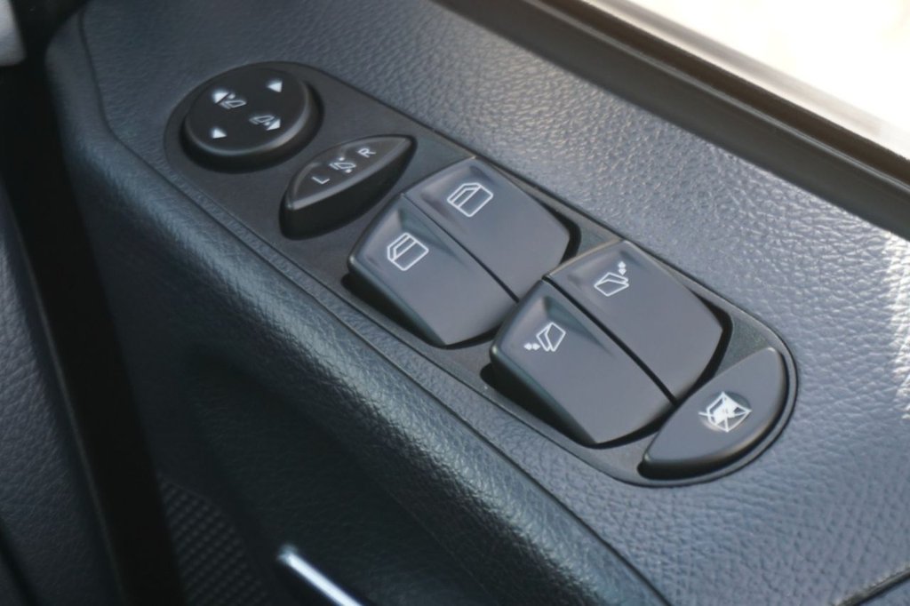 Used Mercedes-Benz Viano 2013 for sale - 77288133: Photo 43