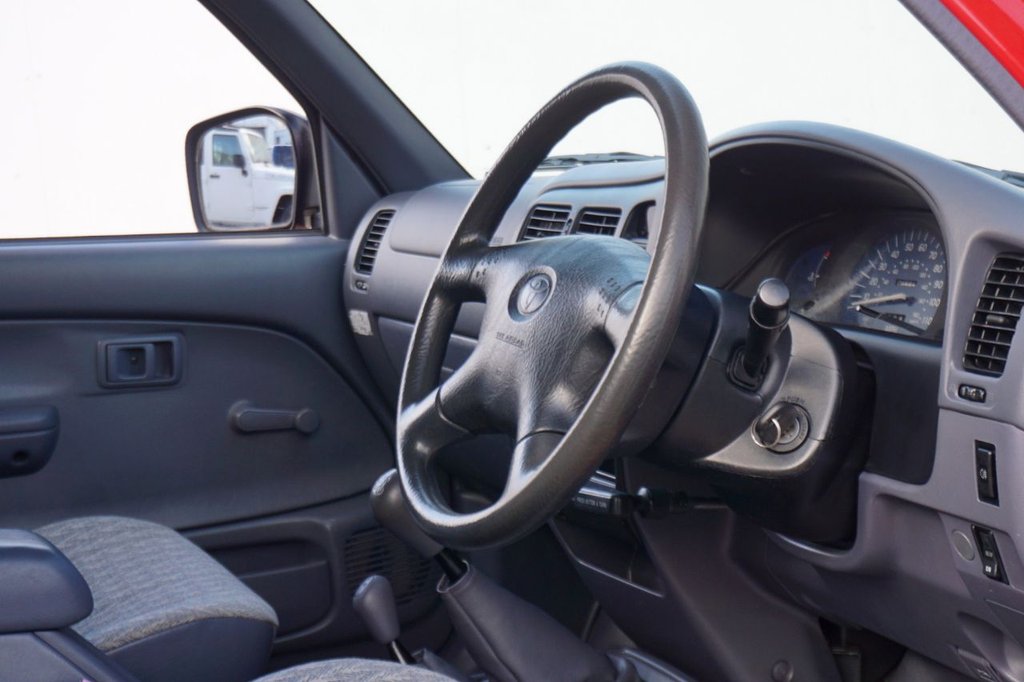 Used Toyota Hilux 2003 for sale - 77643103: Photo 13