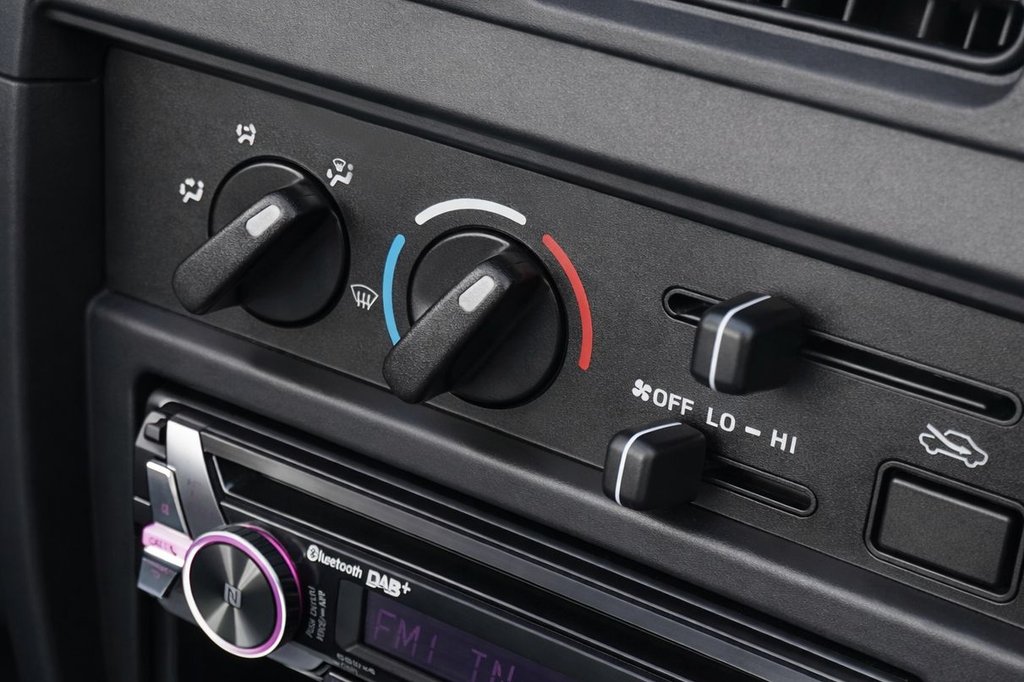 Used Toyota Hilux 2003 for sale - 77643103: Photo 18