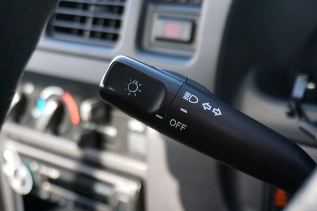 Used Toyota Hilux 2003 for sale - 77643103: Photo 21