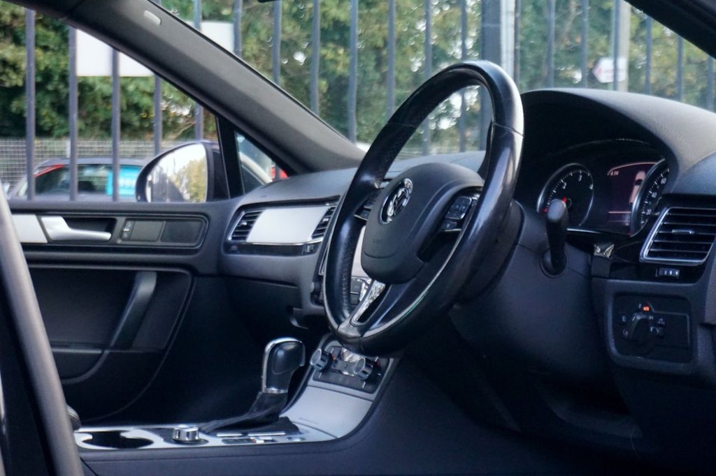 Used Volkswagen Touareg 2014 for sale - 76783593: Photo 8