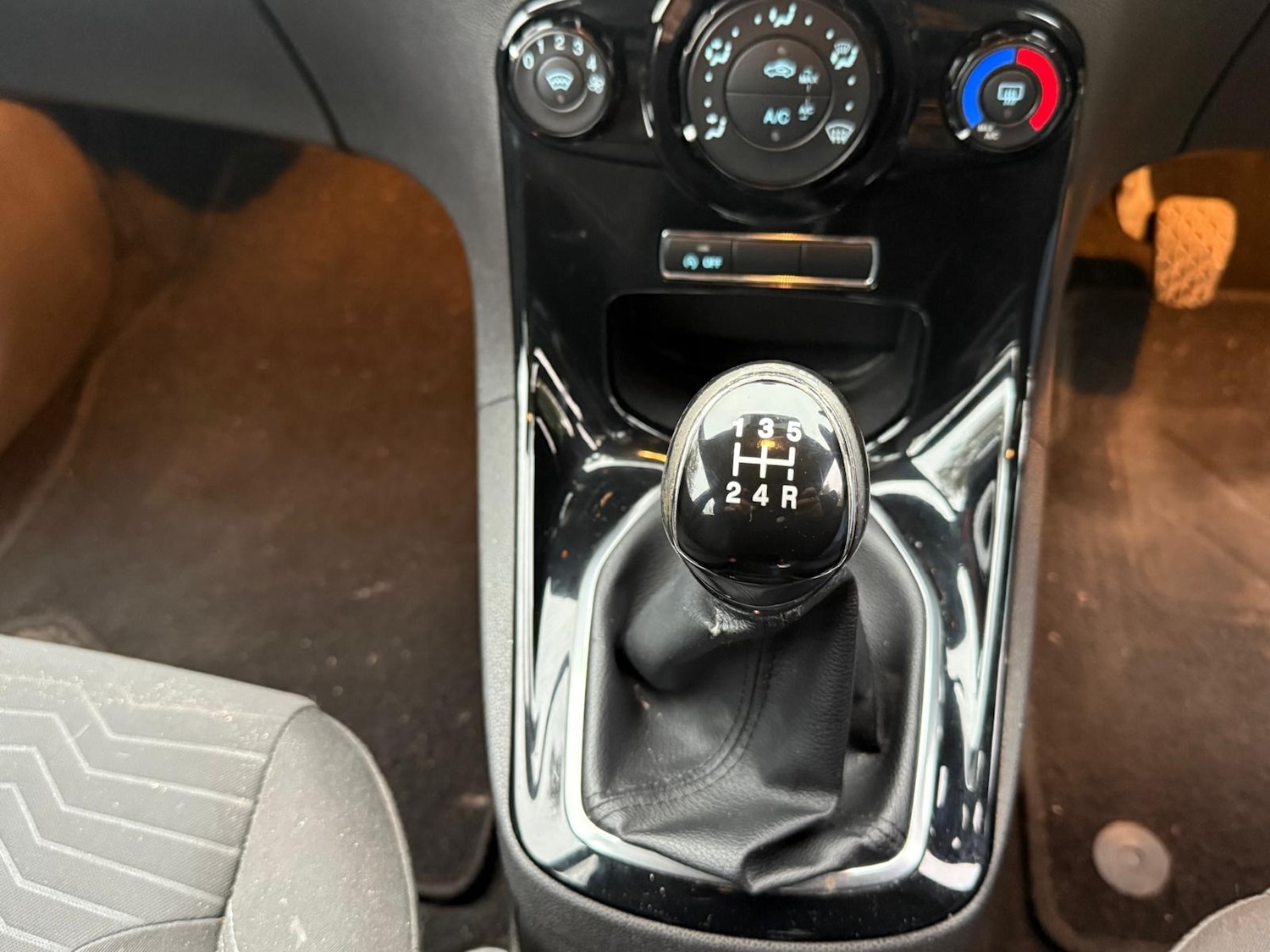 Used Ford Fiesta 2014 for sale - 76092266: Photo 41