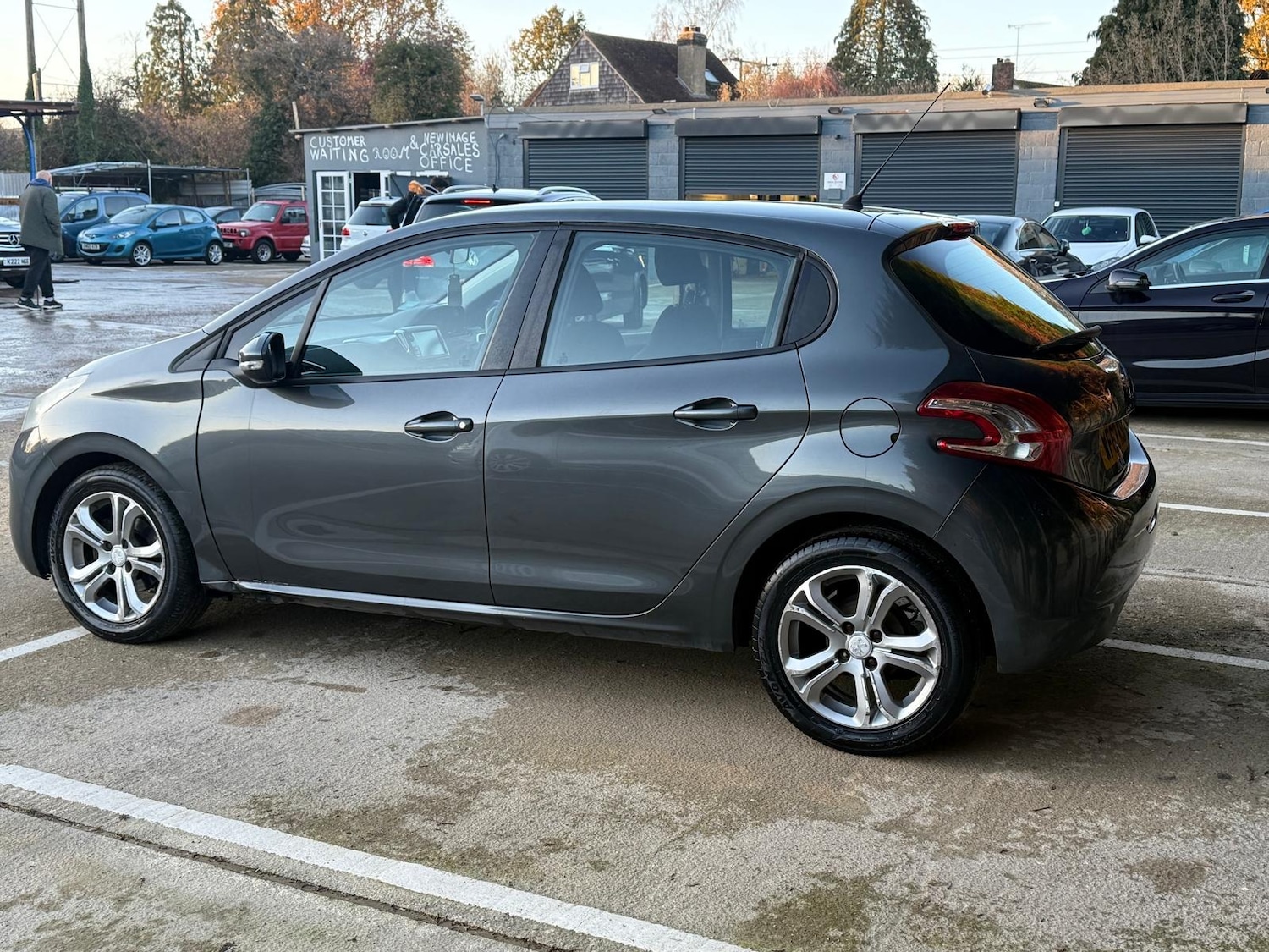 Used Peugeot 208 2012 for sale - 76761939: Photo 10