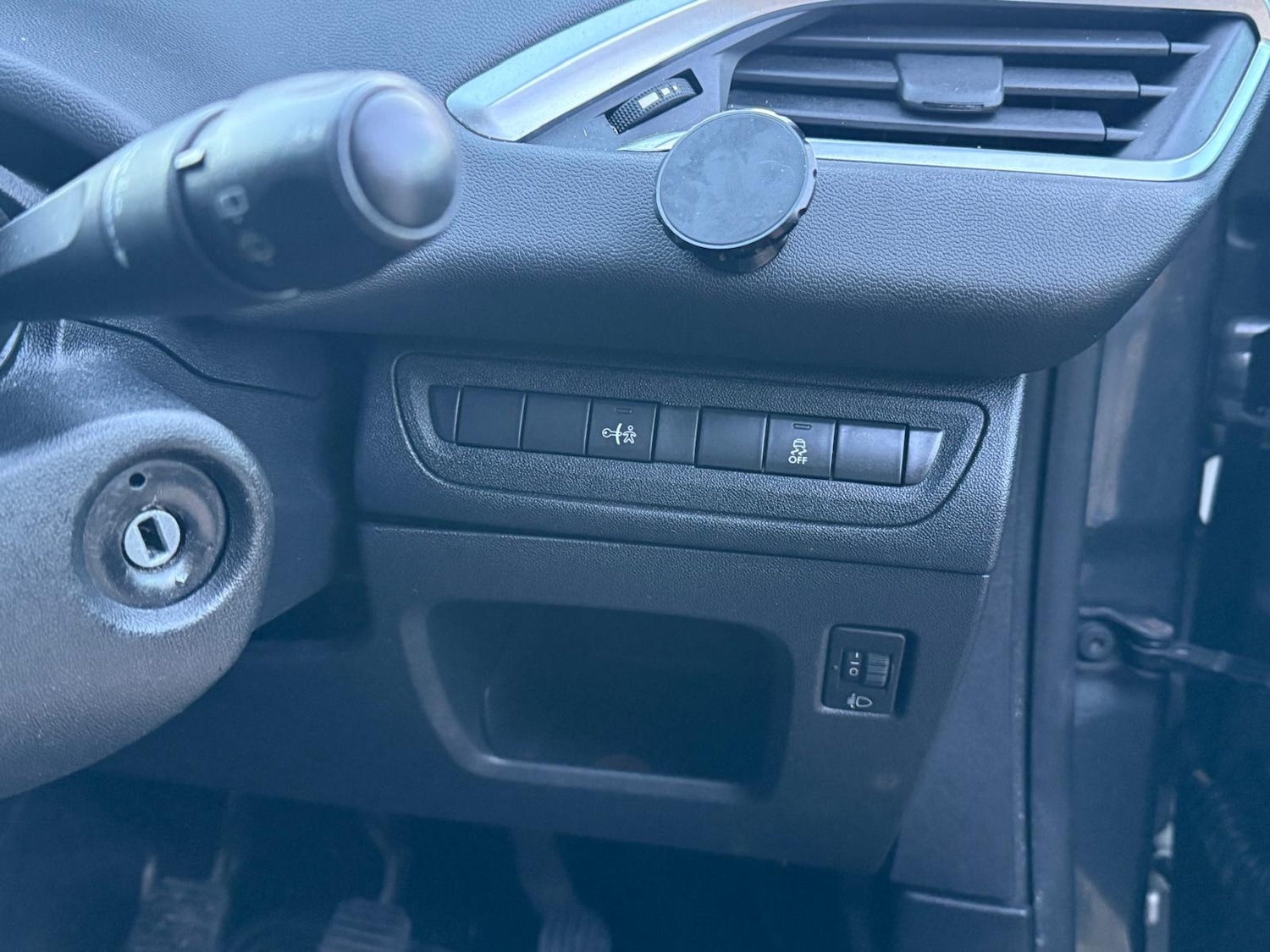 Used Peugeot 208 2012 for sale - 76761939: Photo 32