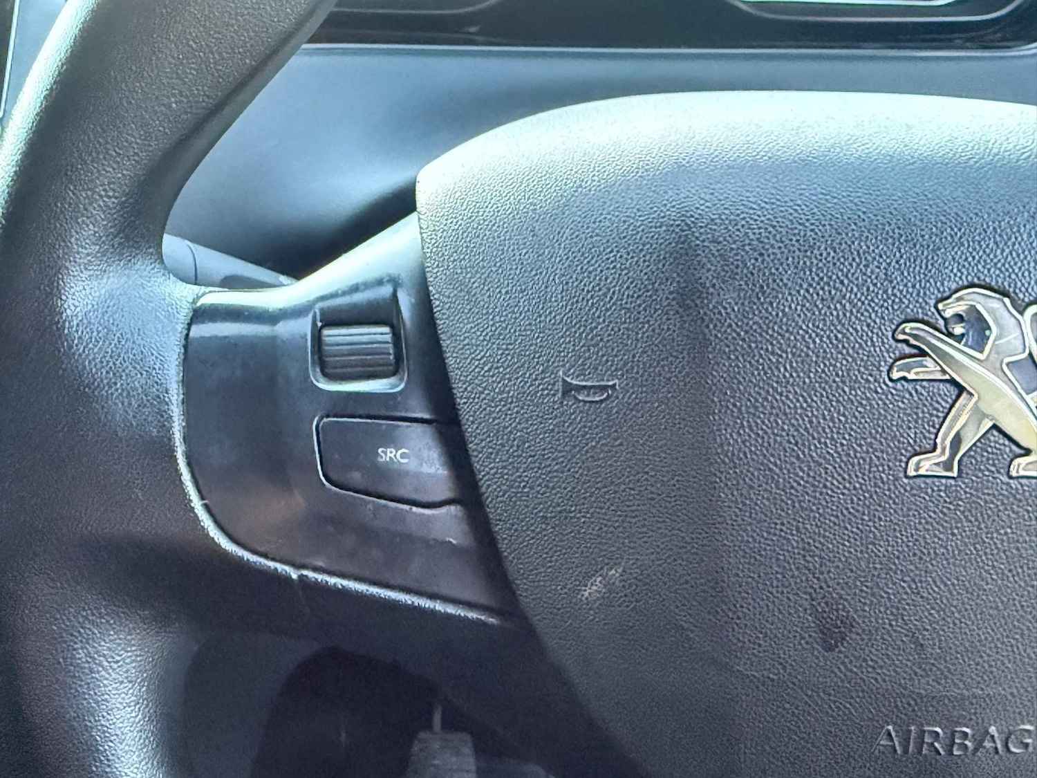 Used Peugeot 208 2012 for sale - 76761939: Photo 37