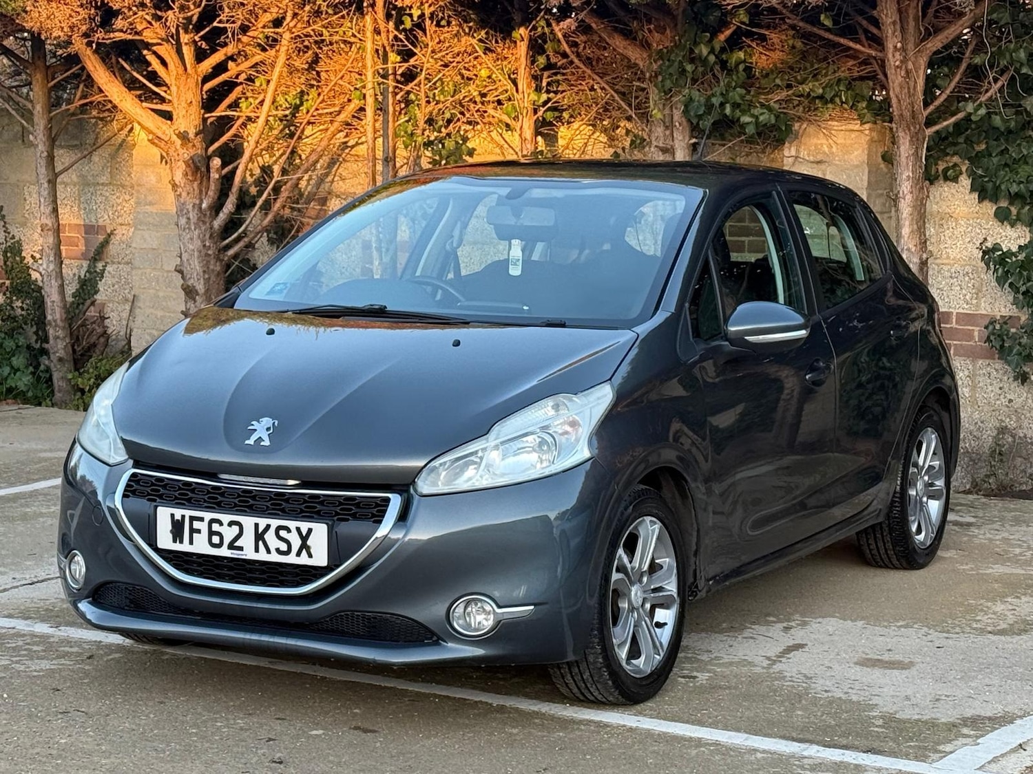 Used Peugeot 208 2012 for sale - 76761939: Photo 4