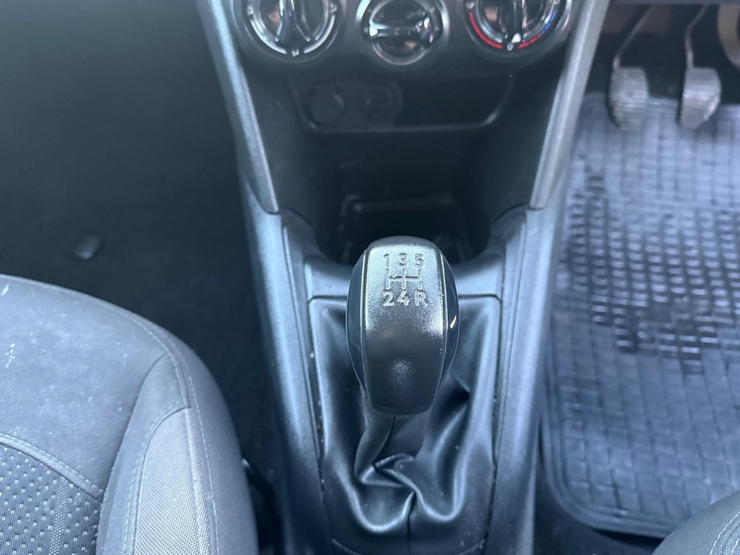 Used Peugeot 208 2012 for sale - 76761939: Photo 40